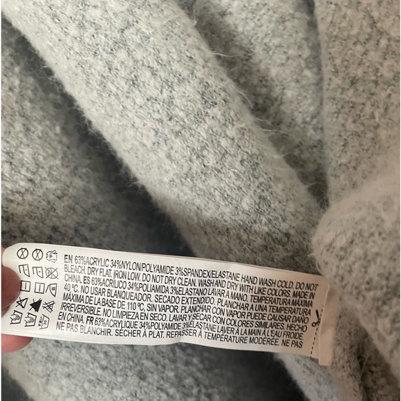 Forever21 Gray Oversized Shrug/Poncho - Size Small - Picture 3 of 5